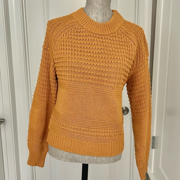 Universal Thread Mustard Yellow Long Sleeve Crew Neck Sweater Women's, Size XS - Picture 2 of 10